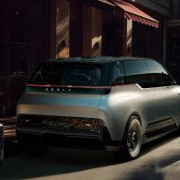 Novo robotáxi da Geely roda sozinho e funciona 24 horas