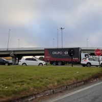 Trecho sentido sul da BR 101 em Itajaí tem congestionamento