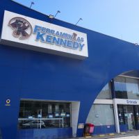 Ferramentas Kennedy fecha na avenida Osvaldo Reis
