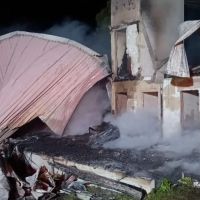 Bebê é levado ao hospital após chalé pegar fogo na serra