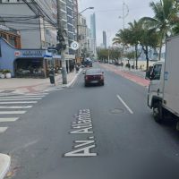 Avenida Atlântica fica em meia pista