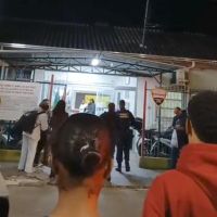 Homem invade escola com pedaço de pau e assusta alunos em Itajaí