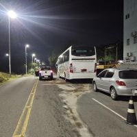 Vazamento de óleo mobiliza força-tarefa de limpeza em BC