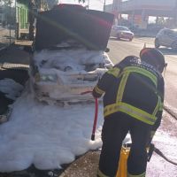 Fogaréu destrói carro e atinge casa em menos de três horas
