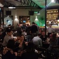 Do pub ao sofá: veja o que fazer no finde frio e chuvoso