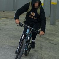 Ladrão furta bicicleta em condomínio no São Judas