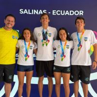 Nadadores de Itajaí são campeões pan-americanos de águas abertas com o Brasil