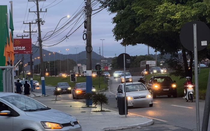 Trânsito tá pesado em Balneário Camboriú