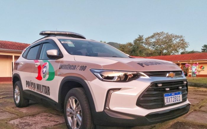 Ladrão fingiu que estava armado pra levar caixa de estabelecimento