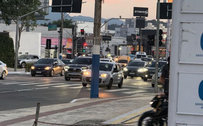 Volta pra casa é de congestionamento em BC
