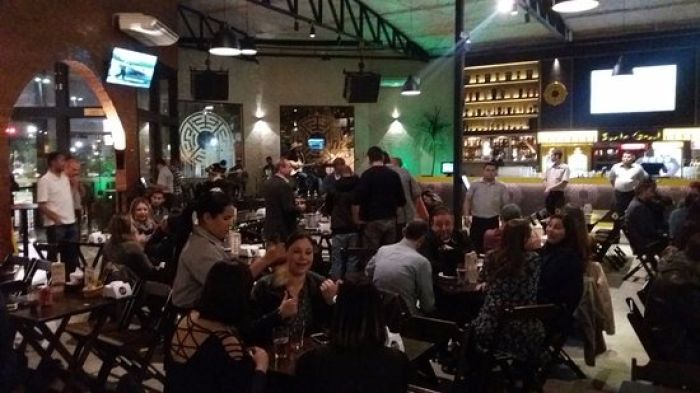 Shows, teatro, pagode, karaokê e até maratona de séries entram na programação pra fugir do tédio no friozinho