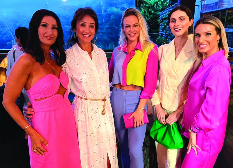 Lizzi Savaris, a anfitriã, Duda Coan, Martina Weege, Rafaela Schauffler e Bianca Bobato