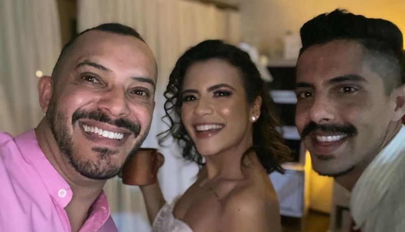 Os coiffeurs da terrinha, Igor Trindade e Rodrigo Zanetti, leia-se Studio Effe, foram a Maresias, embelezar a noiva Heidy Mariano e as madrinhas para o lindo casamento  que aconteceu no último finde, no litoral de SP