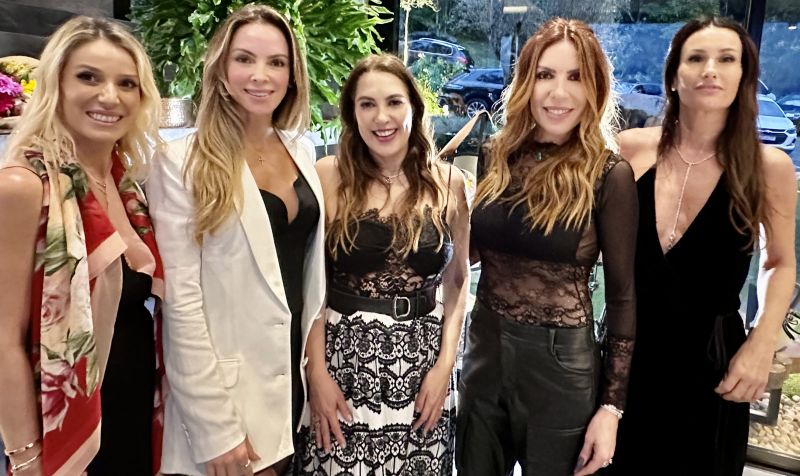 Bianca Bobato, Veridiana Hass, Daniela Ribeiro, Daiane Franzoi e Lizzi Savaris