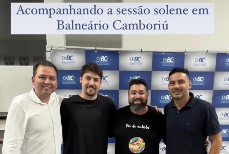 O Renan Bolsonaro esteve na câmara de BC e postou foto dizendo que estava participando de uma sessão solene, só que não era... Não sabe a diferença e quer ser vereador? (foto: Reprodução/Redes sociais)