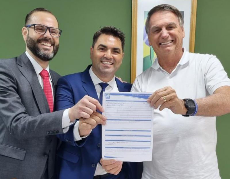 Pré-candidato a prefeito? O vereador Alexandre Xepa, de Itapema, oficializou a sua filiação ao PL com aval do ex-presidente Jair Bolsonaro, do governador Jorginho Mello e do senador Jorge Seif (foto: divulgação)