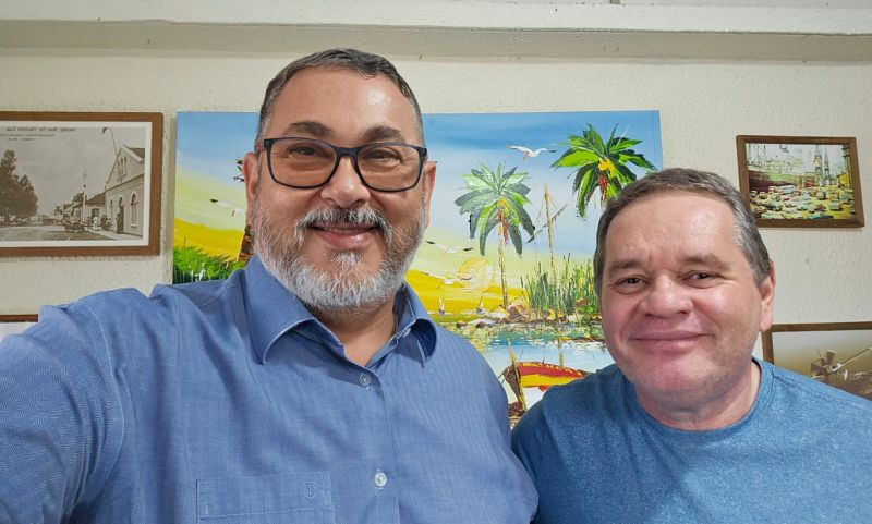 O Pedro da Celesc, ops, Molleri (PL), que é pré-candidato a vereador de Itajaí, visitou o socadinho escriba (foto: divulgação)