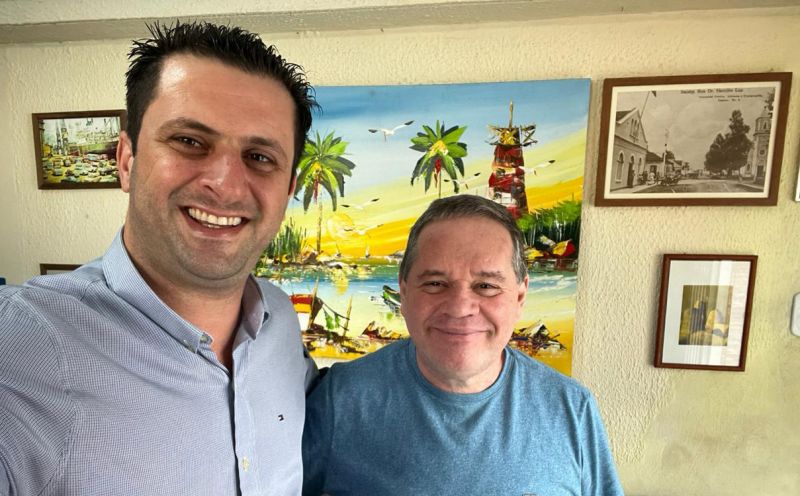 Sorriso na Zoreia. Quem deu um rasante na choupana deste pançudinho foi o entisicado advogado Fernando Pegorini (PL), que na noite de quarta-feira lançou, oficialmente, sua pré-candidatura a vereador  (foto: divulgação)