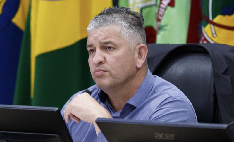 O Mamão (PSD), vereador pexêro, quer saber se a prefa vai tocar projeto do Minha Casa, Minha Vida pra beneficiar 300 famílias que há anos estão no aluguel social  (foto: divulgação)