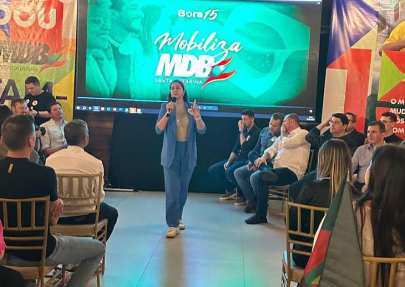 A presidente do MDB de Piçarras, Andressa Pera, foi presença forte no Encontro Regional de Mobilização do mandabrasa (foto: divulgação)