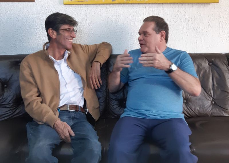 O pré-candidato a prefeito de Itajaí, Beto Pacheco (PT), visitou o socadinho escriba (foto: divulgação)