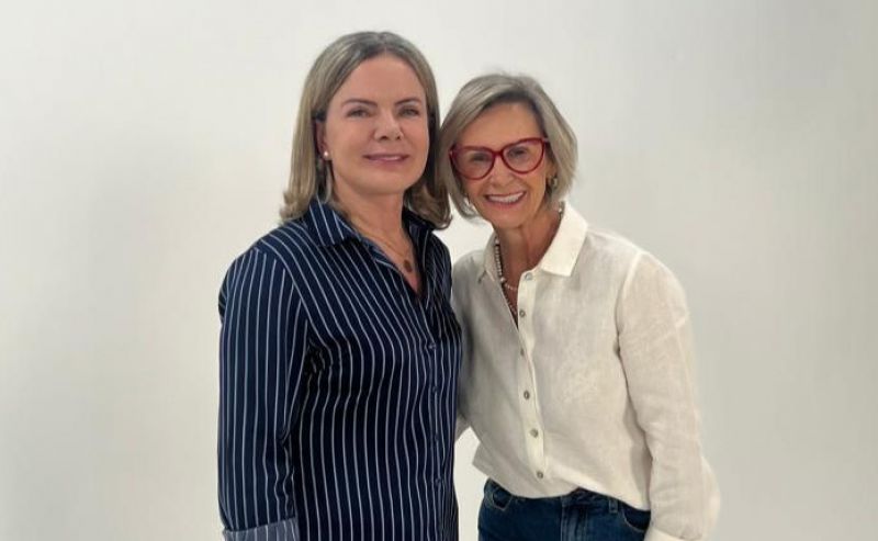 A pré-candidata a prefeita da Dubai Maravilha, Marisa Zanoni, esteve em Brasília com a presidente nacional da sigla, Gleisi Hoffmann, onde recebeu apoio. Ela afirma que não tem medo de ameaças ou de cara feia em BC (foto: divulgação)