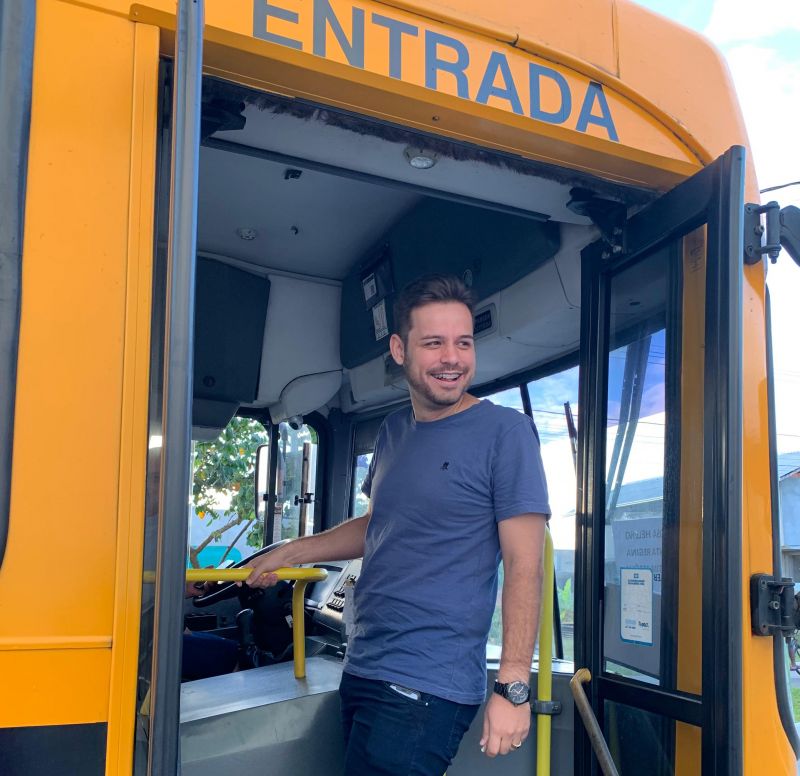 O candidato a prefeito de Itajaí, Osmar Teixeira (PSD), prometeu busão grátis pro povão se eleito for (foto: divulgação)