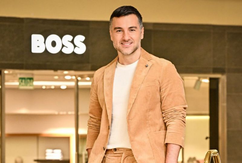  ROMEO BONADIO, diretor geral da Hugo Boss no Brasil, é a mais recente confirmação para o ONDM Brasil 2024, feira que será entre os dias 22 e 24 de outubro no Expocentro Balneário Camboriú. Com mais de 25 anos de experiência em marcas como Louis Vuitton e Prada, Bonadio lidera a Hugo Boss no país há seis anos, comandando 43 lojas e operações de e-commerce. O evento, que chega consolidado a sua 11ª edição, reunirá grandes nomes da moda para compartilhar conhecimento e inspirar profissionais do setor.  (foto: (Foto: Lu Prezia))