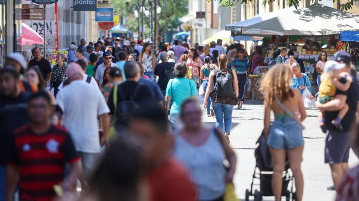 Serviços crescem 12,7% em um ano em SC