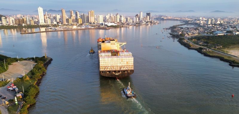 Fórum Metropolitano de Itajaí – Porto: Tiro no pé, ir pra Justiça e ainda perder só dá mais discurso... (foto: divulgação)