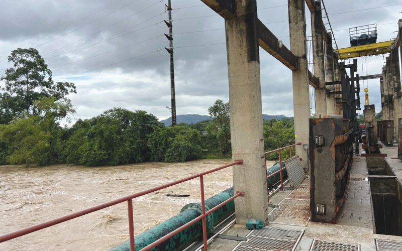 Rio cheio e turbidez: Semasa pede consumo consciente em Itajaí  (Foto: Divulgação)