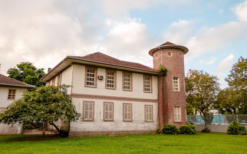 É orgulho que fala? Tá acontecendo a reforma do Herbário Barbosa Rodrigues, agora da Univali, que promete ser de alto nível e abrir para visitação ainda este ano (foto: Dales Hoeckesfeld)