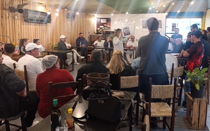 Trânsito do mercado público em pauta
