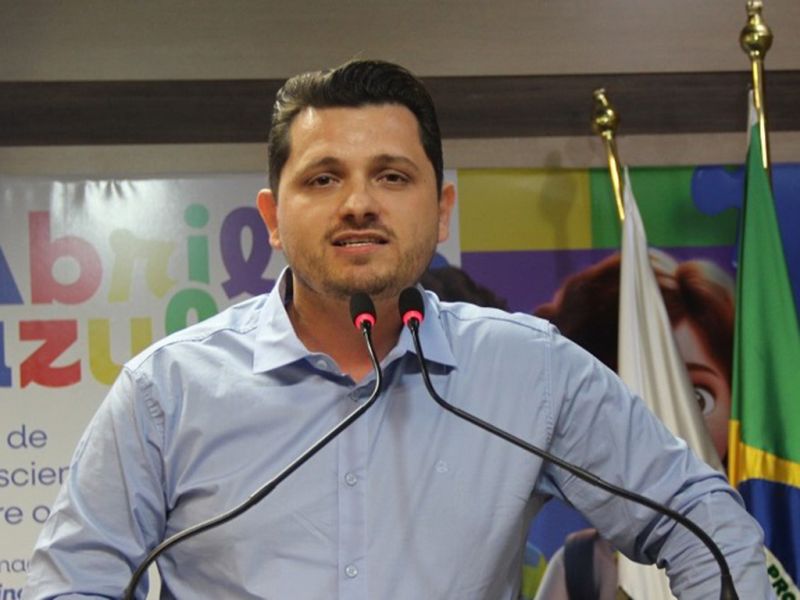 Vereador Felipe Hort (Novo), de Brusque, aprova lei que preconiza que denúncia de abandono de cães e gatos poderá ter recompensa no valor de R$ 7 mil (foto: Aline Bortoluzzi)