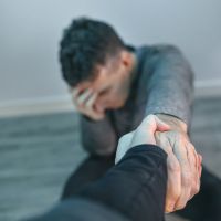 Dependência emocional: quando o amor próprio precisa de socorro