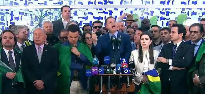 Deputados de SC se mobilizam em apoio a Bolsonaro e contra STF