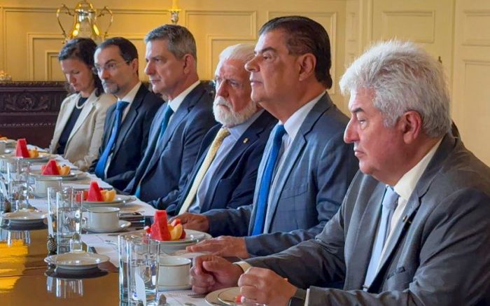 Senadores apostam na pressão interna americana
