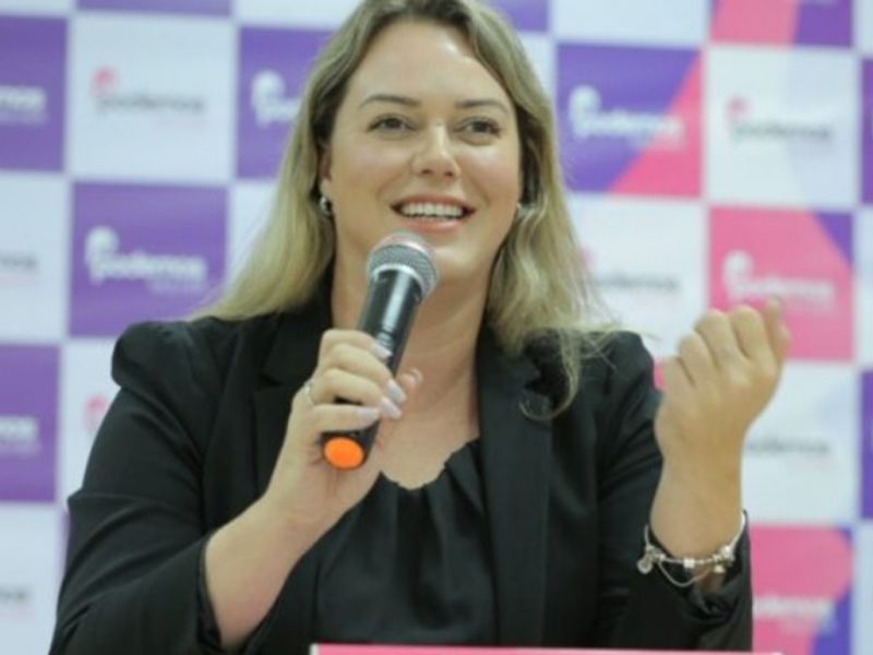 Manu Wolff, secretária do prefeito Tiago Baltt (MDB) de Piçarras, teria dito que o vereador Bira Andrade (MDB) tá quase embarcando para o Podemos