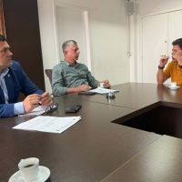 Zé da Codetran é recebido por prefeito e vice
