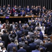 Farra com dinheiro público