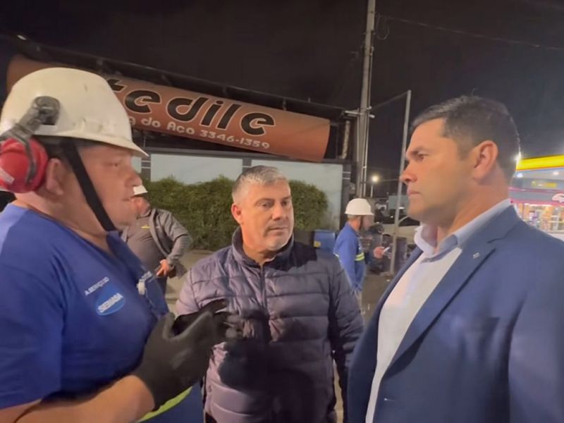 A grande aposta da oposição é que o prefeito Robison Coelho (PL) não aguente o ritmo de trabalho. No caso do rompimento da adutora seguido de obras, o alcaide virou a noite