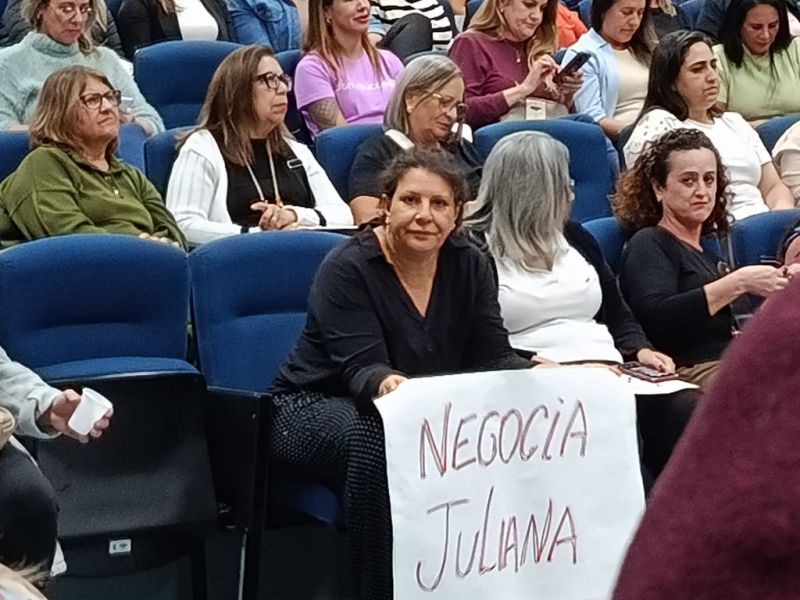 A prefeita Juliana Pavan (PSD) enfrentou o primeiro protesto do seu governo na casa do povo de BC