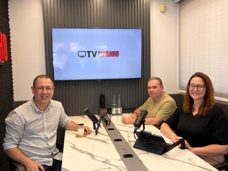 O futebolista Níkolas Reis, da Invest Itajaí, participou do “Diz aí!” do DIARINHO sob o comando da jornalista Fran Marcon, com a participação do JC. Assista na TV DIARINHO no YouTube e leia na edição impressa do finde