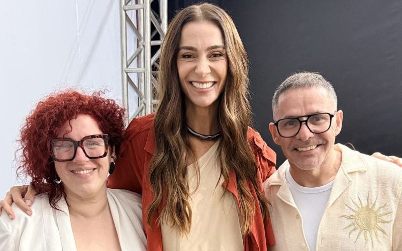 Fabi Gill e Alexandre Padilha, com a atriz e apresentadora Monica Martelli, que comandou o talk do Trends, evento que marcou a abertura do Balneário Fashion, que encerra na tarde deste sábado em seu 5º dia de muito sucesso. Parabéns com estrelinhas. Muitas!