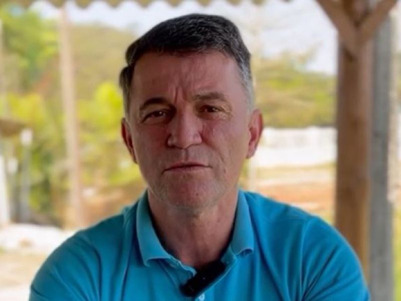Saudade não tem idade. O prefeito de Luiz Alves, Bertolino Bachmann, o Caboclo (MDB), estava com saudades do ex-alcaide Marcos Pedro Veber (PSD) e publicou decreto com o seu nome