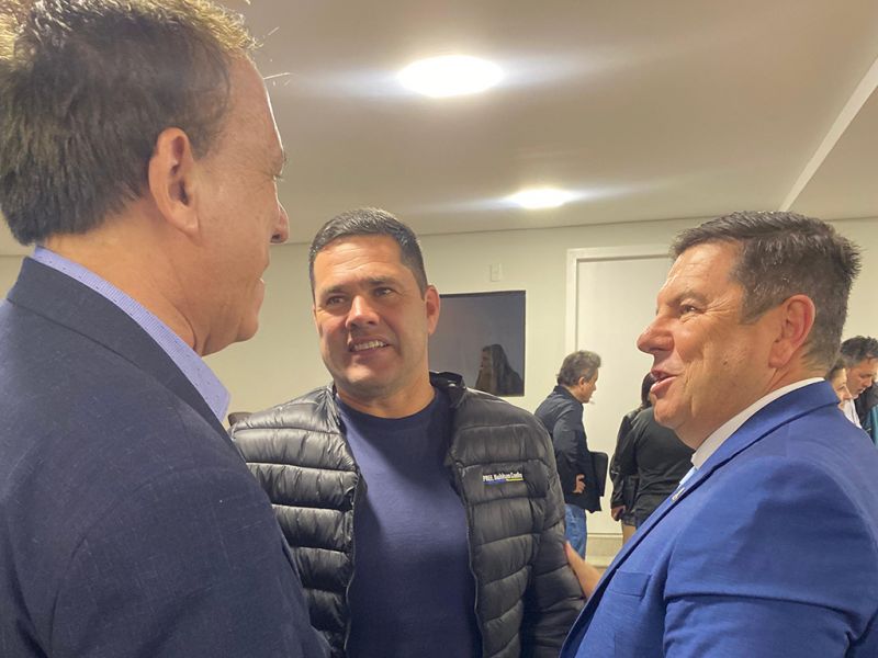 O nome do Agoniado, ops, Agnaldo Hilton dos Santos (PP), lançado como pré-candidato a deputado estadual tem gerado ciumeira