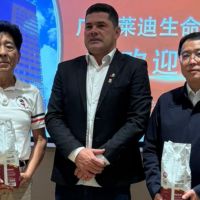 Prefeito Robison na China