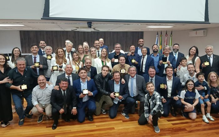 Esqueceram de 50 ex-vereadores