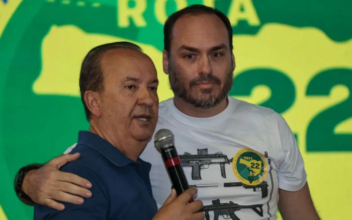 Jorginho na mira de Carlos Bolsonaro