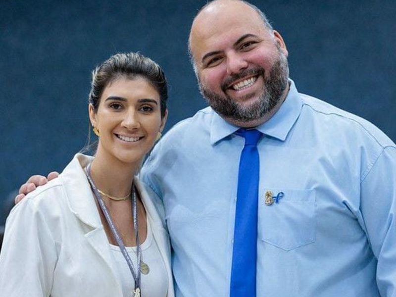 O vereador serelepe Cris Fischer (PRD) e sua assessora Joice foram muito citados pelos vereadores-mirins na última sessão da piramidal casa do povo